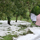 Zakaj se toča na Štajerskem ni stopila niti dan po neurju? Meteorolog pojasnjuje