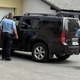 Po napadu na policista minister Matoz odločno: » Policista je povozil, ga vozil na pokrovu motorja ... treba je nekaj spremeniti«