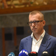 VIDEO: Poslanec Resni.ce stopil pred kamere in obljubil, da bo dolgove poravnal do konca leta
