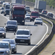 Ogromna kolona na avtocesti proti hrvaški obali, zastoj dolg okoli 14 kilometrov