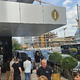 FOTO in VIDEO: Tako so Lakerse pred hotelom pričakali oboževalci