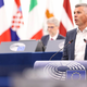 Asistent Matjaža Nemca napihal in imel ponarejeno vozniško, Nemec: »Vsakdo, ki stori napako, mora zanjo tudi odgovarjati«