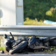 V okolici Maribora trčila osebno vozilo in motorno kolo, motorist končal v bolnišnici