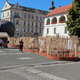FOTO: Sredi Maribora labirint, ki ni namenjen iskanju izhoda: Kaj sporoča obiskovalcem?