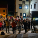 Solzivec zmotil filmsko projekcijo, pristojne službe pregledale dvorano
