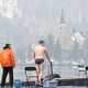 Za nekatere ni zime, namesto v rusko se bodo najpogumnejši pognali v Blejsko jezero