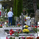 Poznate pravila obnašanja na pokopališču? (Če jih kršite, vas lahko doleti kazen)