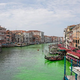 Beneški kanal obarvan v svetlo zeleno: kaj je pokazala preiskava?