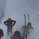 Neusmiljena moč narave: alpinisti posneli grozljiv trenutek, ko jih je iznenada zasul snežni plaz (VIDEO)
