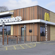 Ta McDonald's ne sprejema več strank, mlajših od 21 let, razlog je precej žalosten