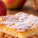 Babice so dobro vedele, kako speči jabolčno pito, ki bo takoj hitro izginila s krožnikov: preprost recept, a triki so tisti, zaradi katerih je naslednji dan sladica še boljša