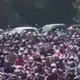 Prizor kot iz filma: obupani vozniki preplavili bencinske črpalke, na gorivo čakali tudi po sedem ur (VIDEO)