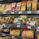 To mnogi med delovnim tednom v trgovini kupijo za hitro kosilo ali malico, a nutricionistka opozarja: "Preverite, kaj je v embalaži"