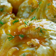 Obožujete sarme, a se vam jih ne ljubi zvijati? Ta preprosta jed iz pečice ima skoraj enak okus, priprava pa je veliko lažja (nas je recept navdušil)