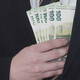 Predsednikova desna roka v središču afere pranja denarja: v gradbenih projektih izginili milijoni