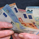 Julij za 3 astro znamenja prinaša finančni razcvet: denar bo kar letel v njihove žepe (preverite, ali ste tudi vi med srečneži)