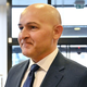 Šolski minister Borut Rončević na dvigu slovenske zastave: ljudi pa je razburila ena podrobnost