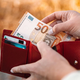 Ste že slišali za pravilo 72 ur? Nanaša se na nakupe in je praktična rešitev takrat, ko ste v dilemi (in morda v denarnici ostane kakšen evro več)