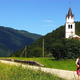 Številke ne lažejo: med turisti opevana slovenska dolina letos beleži še večji naval, širi se tudi nov turistični trend