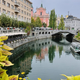Nostalgičen posnetek Ljubljane raznežil splet: tako je bila pred 30 leti videti ena najbolj znanih ulic