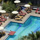 Kaj v resnici loči hotel s petimi zvezdicami od tistega s štirimi? Ne, niso samo marmorna tla, bazen na strehi in penina ob prihodu