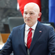 26.000 evrov za letalske karte ministra in dveh uslužbencev