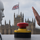 Britanski parlament zavrnil stikalo za izklop umetne inteligence