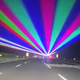 Avtocestni ukrep, ki navdušuje, z lasersko projekcijo nad zaspanost voznikov
