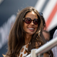 Vsi gledajo njo: lepotica, ki je osvojila srce dirkača F1