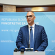 Minister Ostrc prvič priznal: dela v kliniki, ki ji je uredil koncesijo