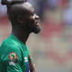 Besna množica napada dom nogometaša Siera Leoneja, ki je zgrešil odločilno enajstmetrovko