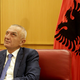 Albanski predsednik od mobilnega operaterja zahteva pojasnila glede kriminalne zlorabe mobilnih sporočil