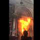 [Video] Cerkve gorijo tudi v Čilu: zažgali cerkev v kateri so bile relikvije Kristusovega križa