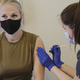 V Latviji uvedli obvezno cepljenje za nekatere poklice