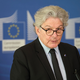Evropski komisar slovenskim evroposlancem poslal žaljiv odgovor na poslanska vprašanja