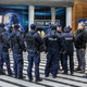 Grozljivi prizori s Poljske; nova vlada s policisti vdrla na javno radiotelevizijo