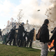 Protesti v Franciji ne pojenjajo, oblast pošilja policijske okrepitve