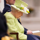 Princ William in Kate Middleton kraljico dala na čevelj