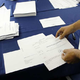 Volišča so se zaprla, štetje glasov za drugi krog županskih volitev se je začelo