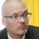 Janševa vlada ne popušča: dogaja se »mini državni udar v enem organu«