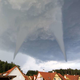 Pozor, Slovenija: možna orjaška toča in celo tornado