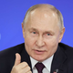 Putina označil z »pošast« in zbežal iz Rusije