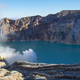 Turistka zgrmela 70 metrov v krater aktivnega vulkana