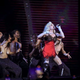 Foto: Brezplačni Madonnin koncert na brazilsko plažo privabil 1,6 milijona njenih oboževalcev