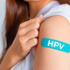 Bralka sprašuje: Kdaj je priporočljivo cepljenje proti HPV?