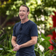 Mark Zuckerberg na svojem posestvu goji govedo, ki ga hrani z makadamijami in pivom