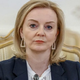 Liz Truss po le 45 dneh zapušča Downing Street 10