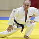 Mednarodna judo zveza Putinu začasno odvzela status častnega predsednika