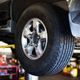 Z današnjim dnem možna menjava pnevmatik iz zimskih na letne, a z menjavo ni treba hiteti