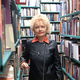 (INTERVJU) Dr. Alojzija Zupan Sosič: “Ženska hišni angel je varljiv stereotip, to je angel s cunjo in metlo”